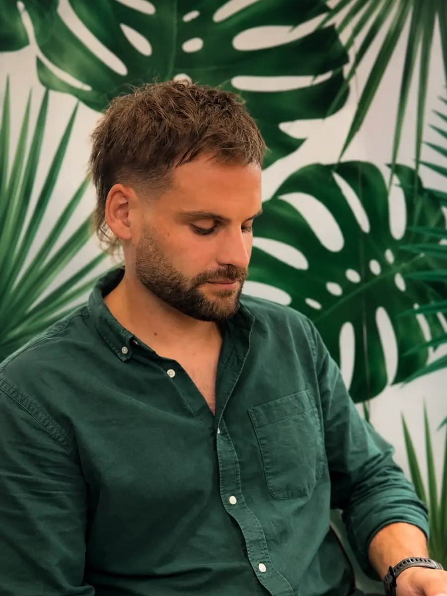 Corte y barba masculina